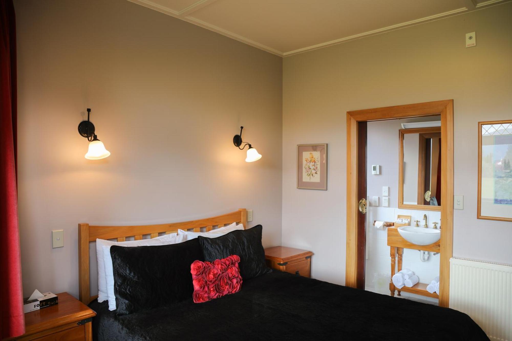 เท อเนา ลอดจ์ Bed & Breakfast เทอาเนา ภายนอก รูปภาพ