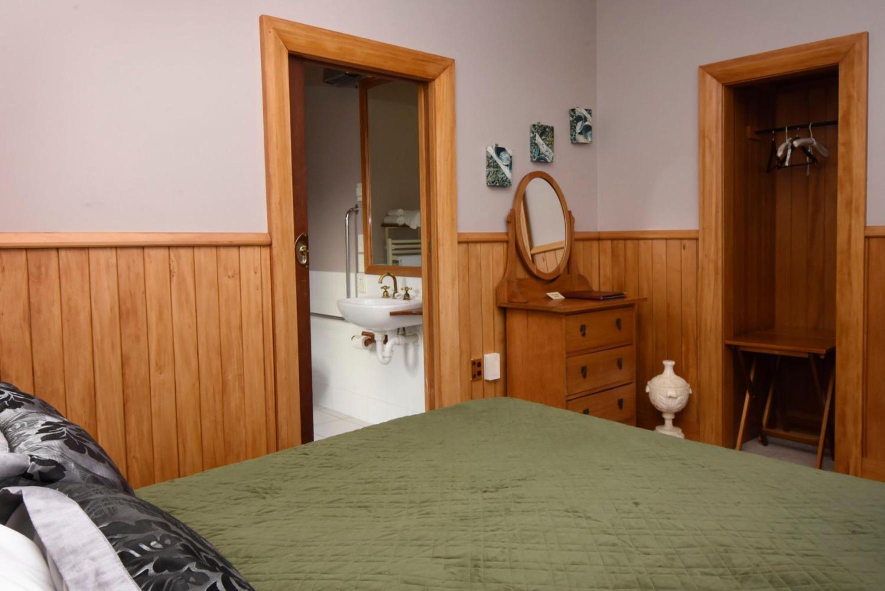 เท อเนา ลอดจ์ Bed & Breakfast เทอาเนา ภายนอก รูปภาพ