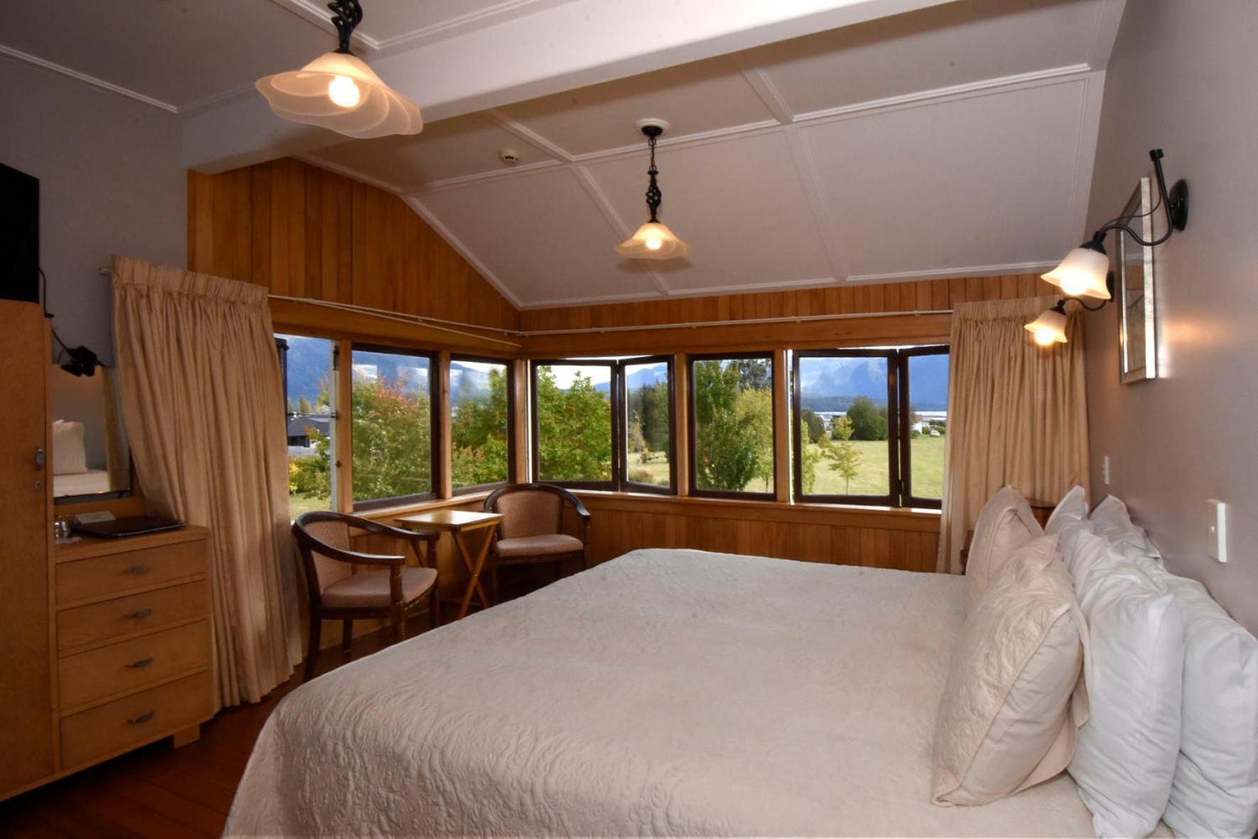 เท อเนา ลอดจ์ Bed & Breakfast เทอาเนา ภายนอก รูปภาพ